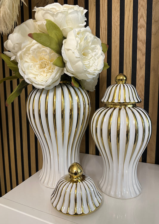 Elegantes Vasen Set in Weiß/Gold