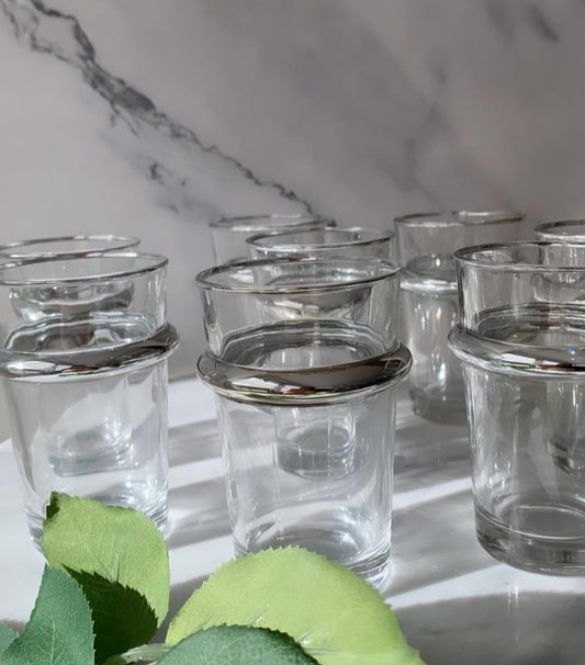 Marokkanische Teegläser mit silbernem Rand