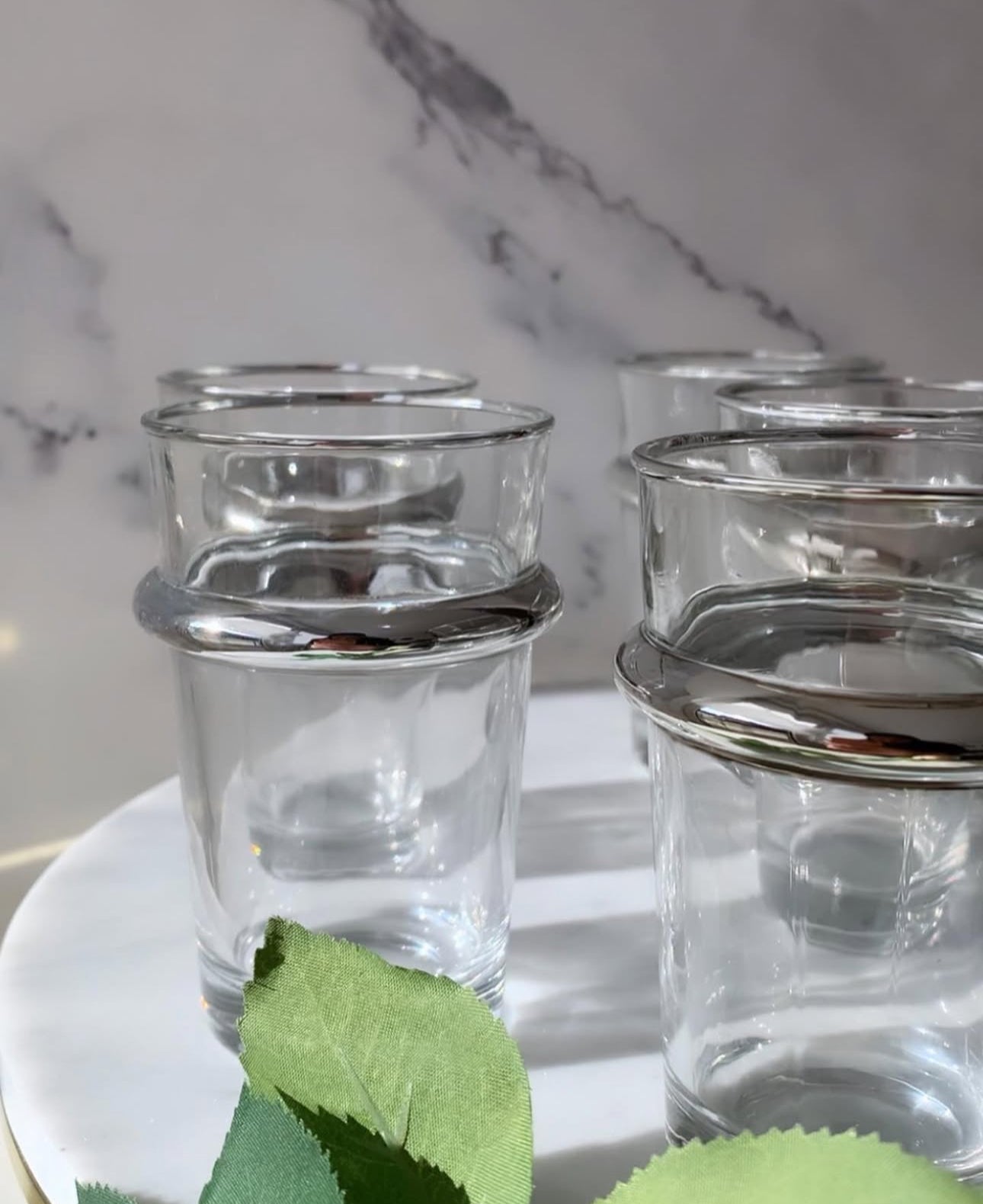 Marokkanische Teegläser mit silbernem Rand