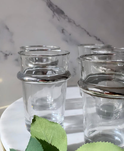 Marokkanische Teegläser mit silbernem Rand