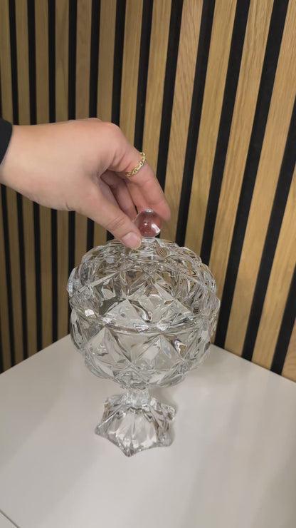 Glasdose mit Fuß & Deckel – Kristallstil